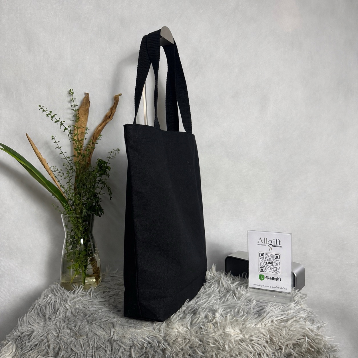 กระเป๋าผ้าแคนวาส Tote สกรีนโลโก้ เหมาะสำหรับของพรีเมี่ยม ของแจกบริษัท และงานอีเวนต์