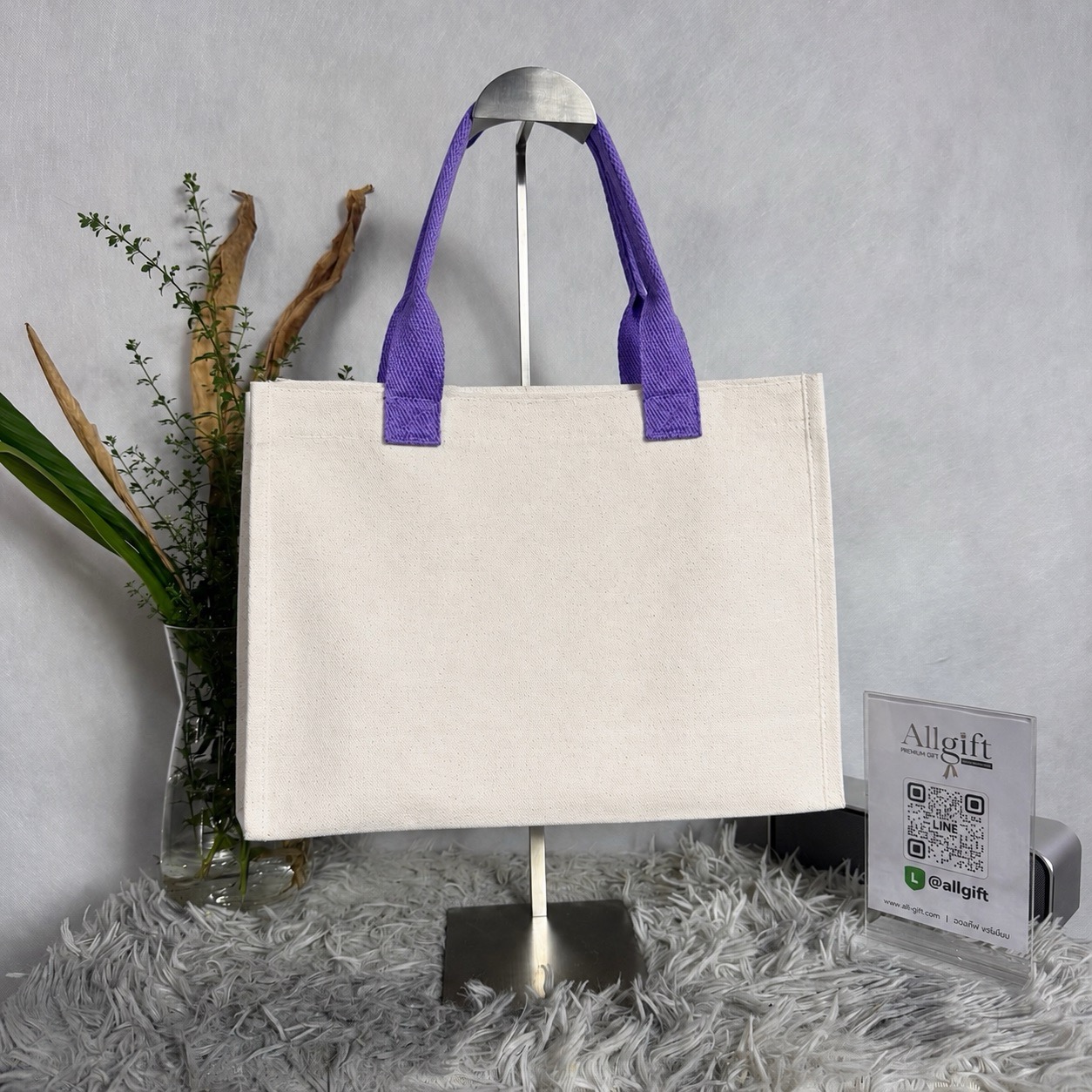 โรงงานผลิตกระเป๋าผ้าแคนวาสทรงกล่อง พร้อมสกรีนโลโก้ รองรับงานผลิตจำนวนมาก